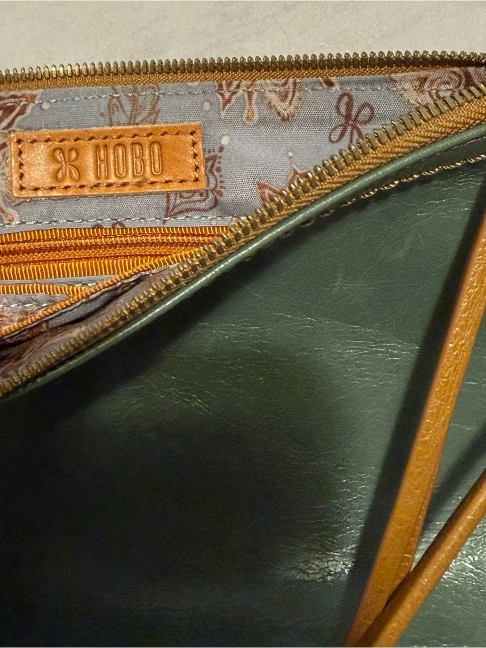 HOBO Darcy Crossbody - Olive Green